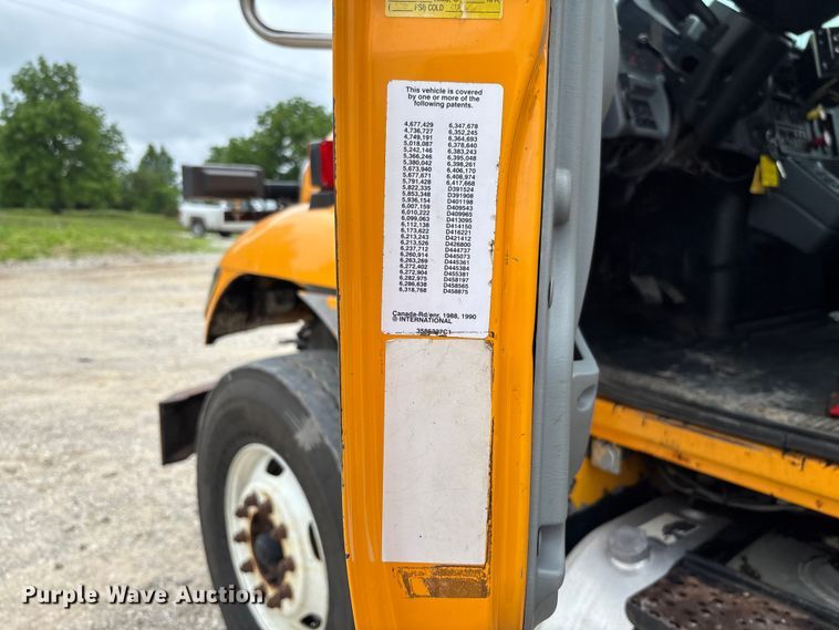 image for item FC5819 2005 International 7400 dump truck