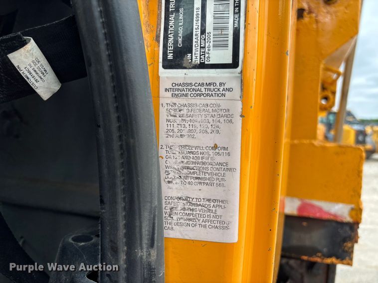 image for item FC5819 2005 International 7400 dump truck