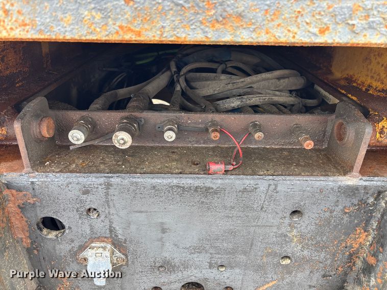 image for item FC5820 2006 International 7400 flatbed truck