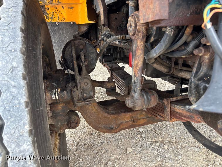 image for item FC5820 2006 International 7400 flatbed truck