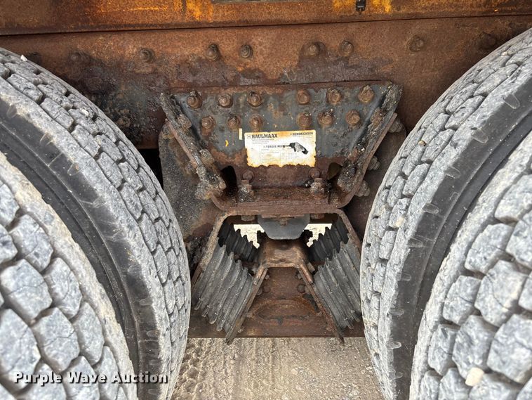 image for item FC5820 2006 International 7400 flatbed truck