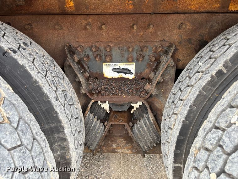 image for item FC5820 2006 International 7400 flatbed truck