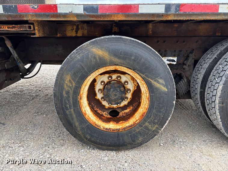 image for item FC5820 2006 International 7400 flatbed truck