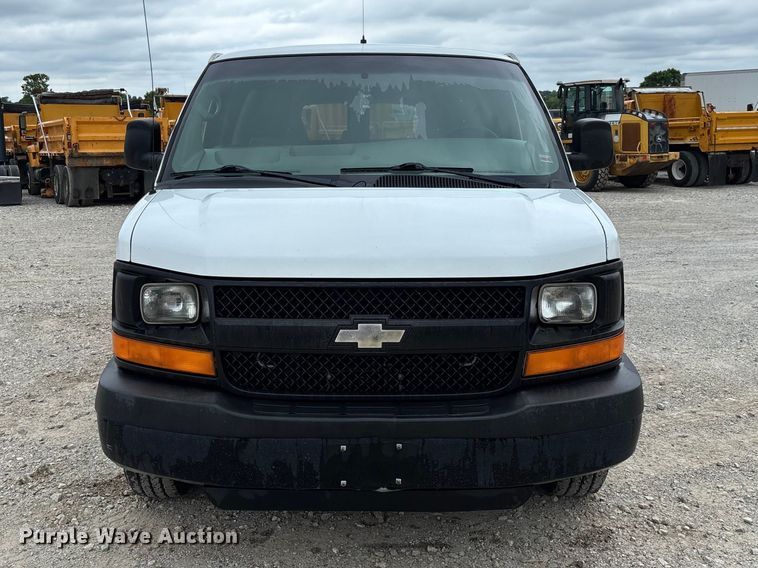 image for item FC5821 2013 Chevrolet Express 3500 van