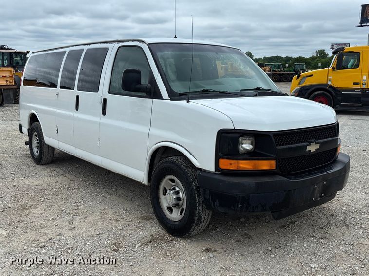 image for item FC5821 2013 Chevrolet Express 3500 van