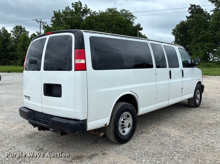 image for item FC5821 2013 Chevrolet Express 3500 van