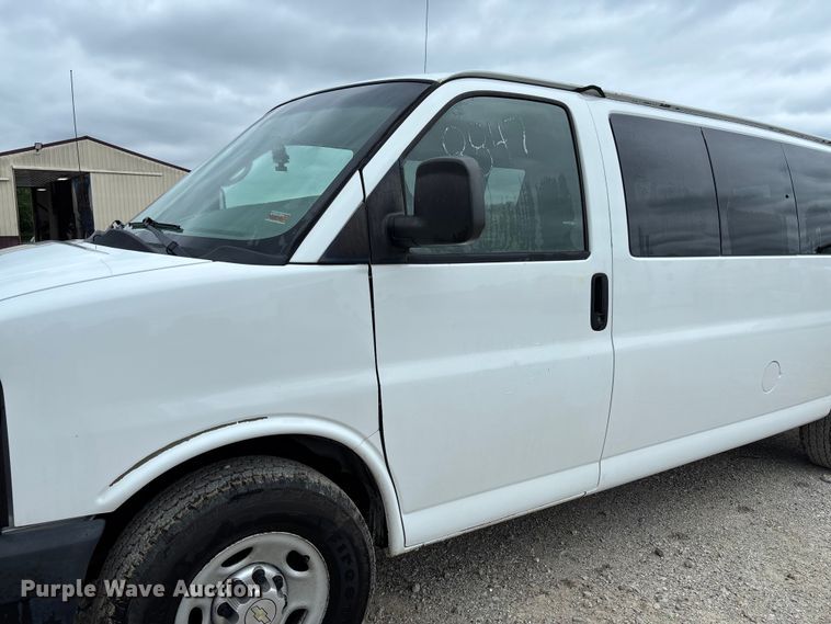 image for item FC5821 2013 Chevrolet Express 3500 van