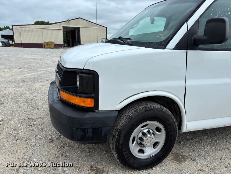 image for item FC5821 2013 Chevrolet Express 3500 van