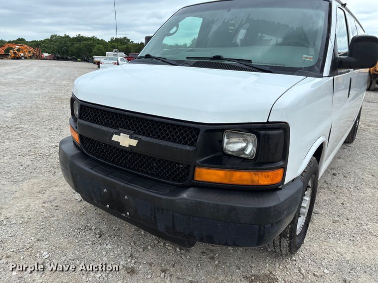 image for item FC5821 2013 Chevrolet Express 3500 van