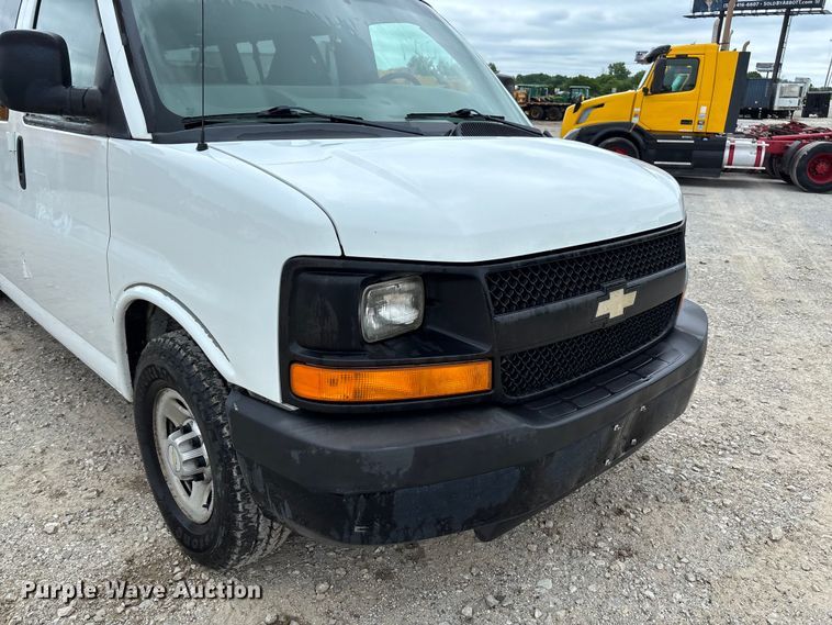 image for item FC5821 2013 Chevrolet Express 3500 van