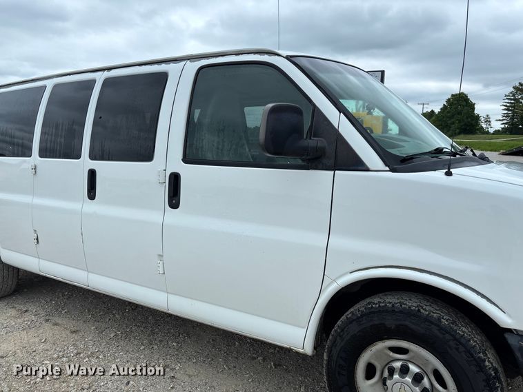 image for item FC5821 2013 Chevrolet Express 3500 van