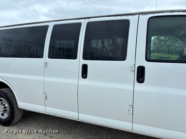 image for item FC5821 2013 Chevrolet Express 3500 van