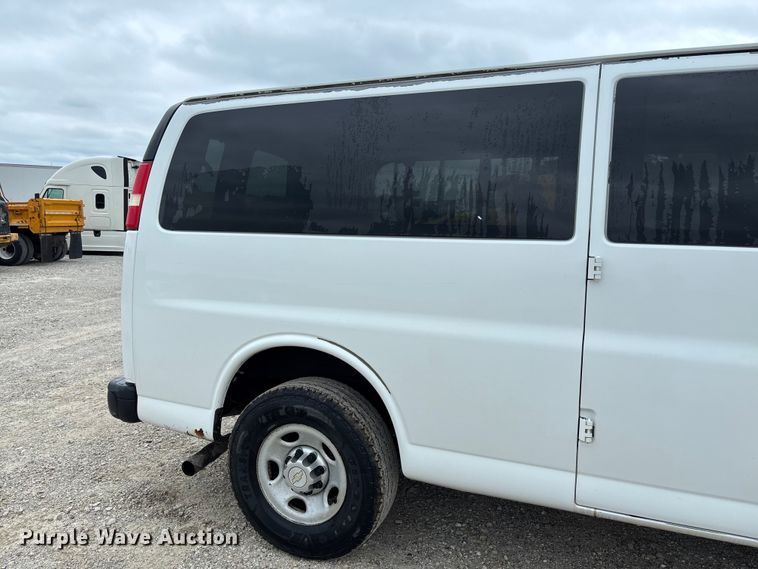 image for item FC5821 2013 Chevrolet Express 3500 van