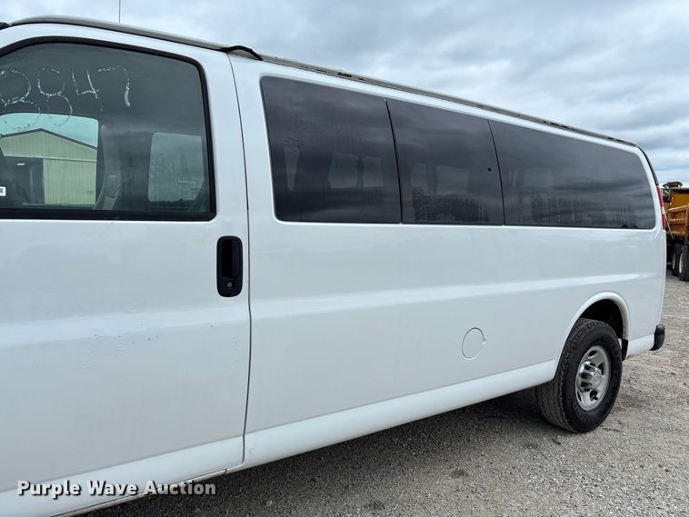 image for item FC5821 2013 Chevrolet Express 3500 van
