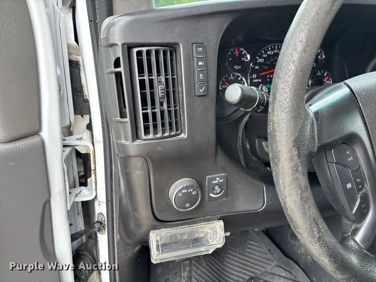 image for item FC5821 2013 Chevrolet Express 3500 van