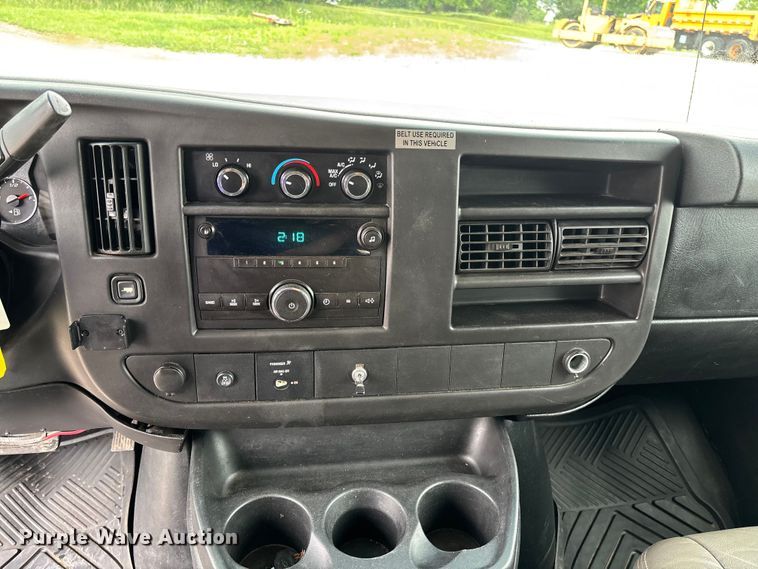 image for item FC5821 2013 Chevrolet Express 3500 van