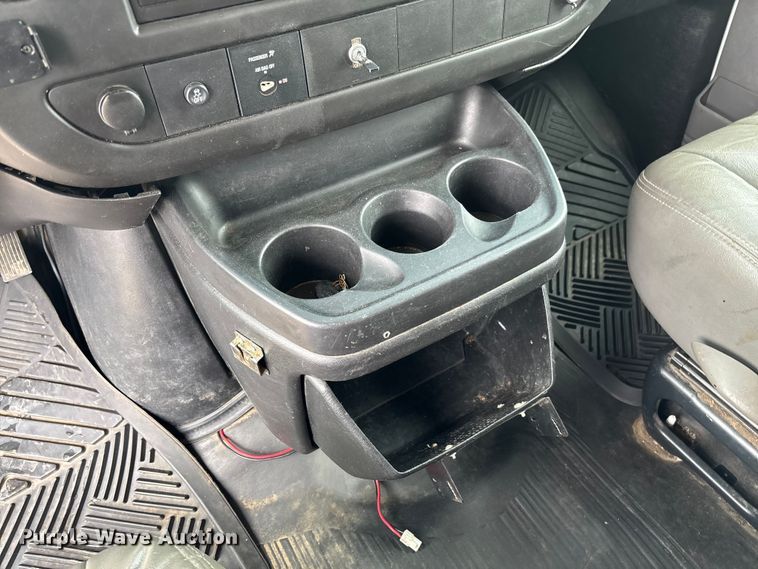 image for item FC5821 2013 Chevrolet Express 3500 van