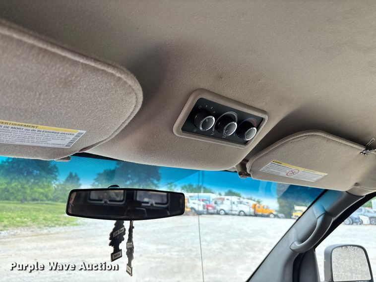 image for item FC5821 2013 Chevrolet Express 3500 van