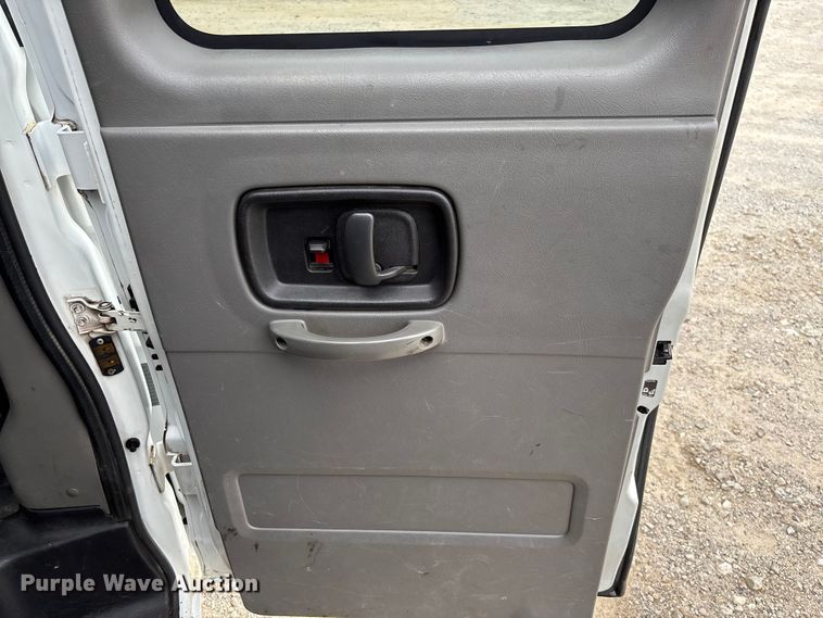 image for item FC5821 2013 Chevrolet Express 3500 van