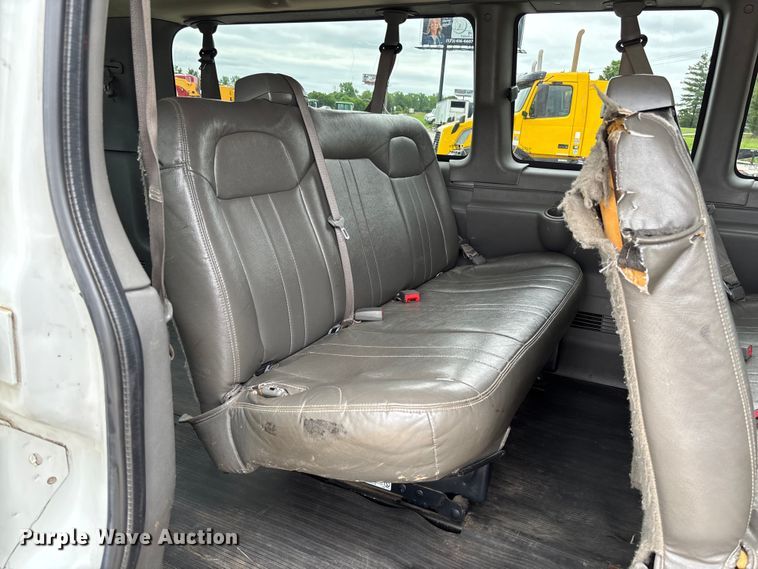image for item FC5821 2013 Chevrolet Express 3500 van