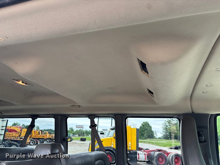 image for item FC5821 2013 Chevrolet Express 3500 van