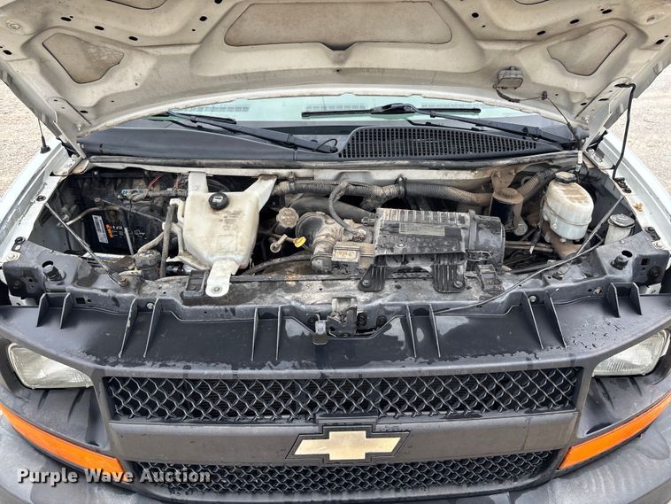 image for item FC5821 2013 Chevrolet Express 3500 van