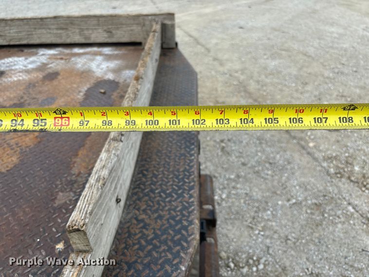 image for item FC5842 2016 Ford F250 Super Duty Crew Cab flatbed pickup truck