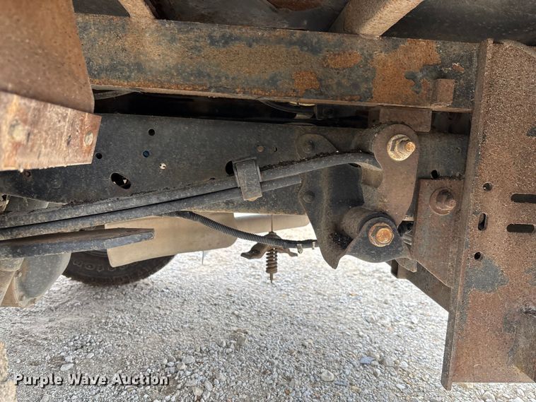 image for item FC5842 2016 Ford F250 Super Duty Crew Cab flatbed pickup truck