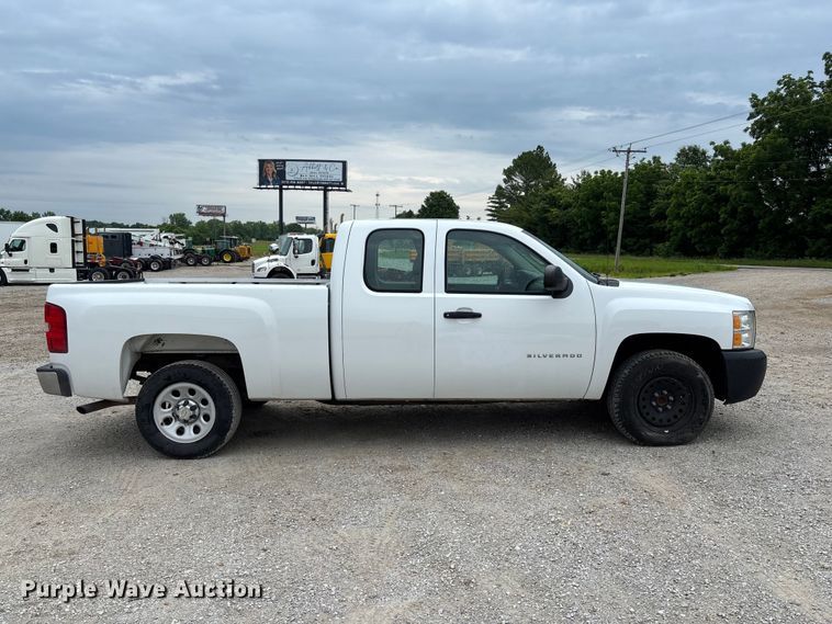 image for item FC5843 2013 Chevrolet Silverado 1500 Ext. Cab pickup truck