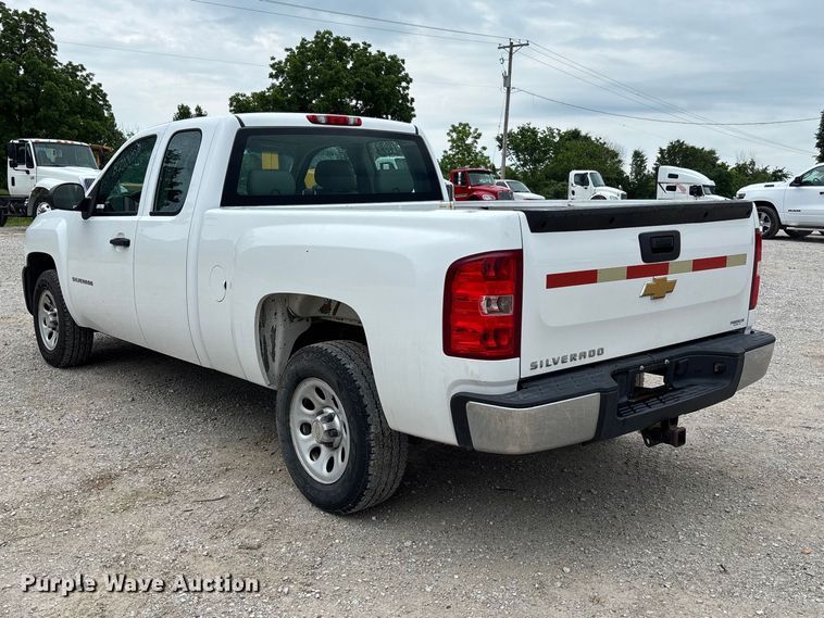 image for item FC5843 2013 Chevrolet Silverado 1500 Ext. Cab pickup truck