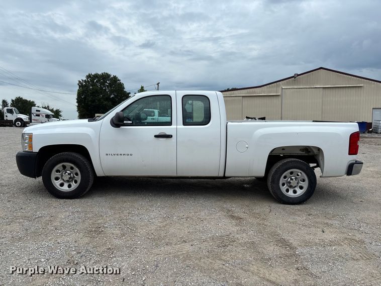 image for item FC5843 2013 Chevrolet Silverado 1500 Ext. Cab pickup truck