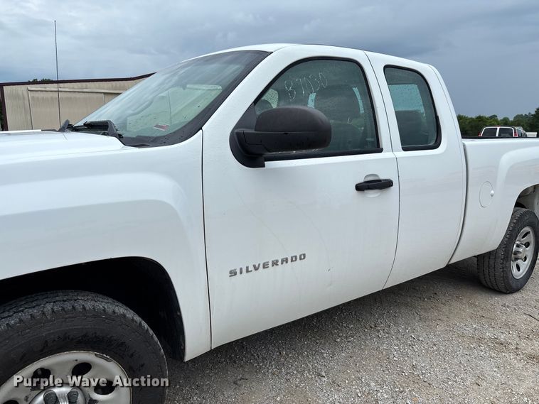 image for item FC5843 2013 Chevrolet Silverado 1500 Ext. Cab pickup truck