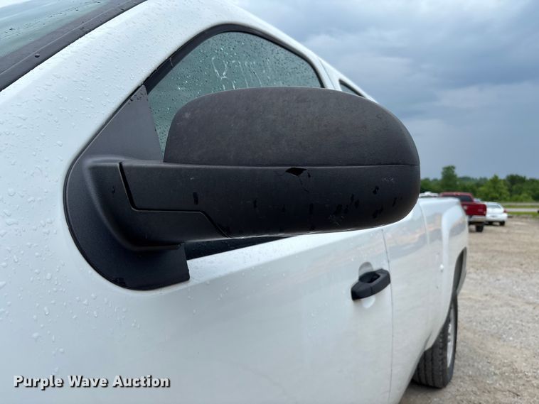 image for item FC5843 2013 Chevrolet Silverado 1500 Ext. Cab pickup truck