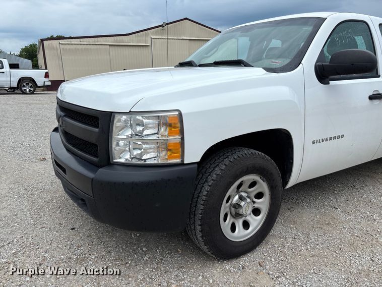 image for item FC5843 2013 Chevrolet Silverado 1500 Ext. Cab pickup truck