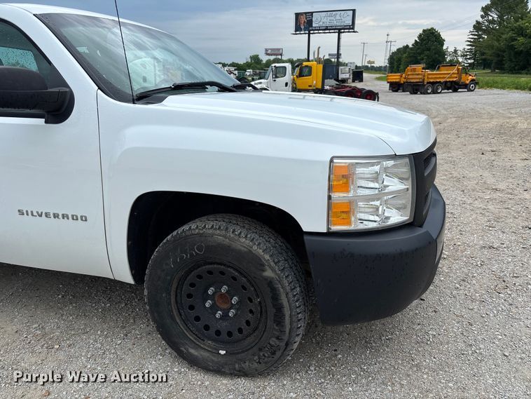 image for item FC5843 2013 Chevrolet Silverado 1500 Ext. Cab pickup truck