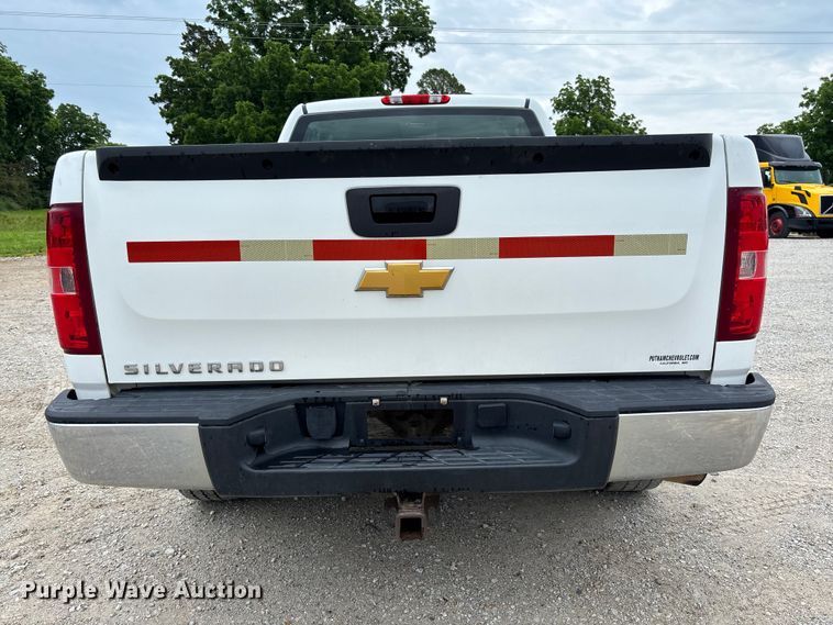 image for item FC5843 2013 Chevrolet Silverado 1500 Ext. Cab pickup truck