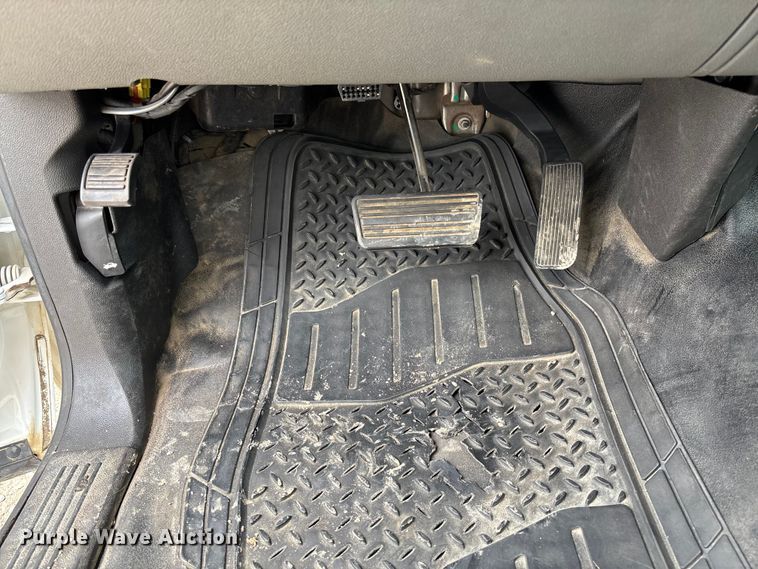 image for item FC5843 2013 Chevrolet Silverado 1500 Ext. Cab pickup truck
