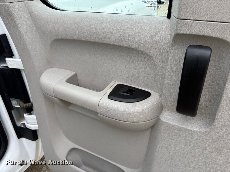 image for item FC5843 2013 Chevrolet Silverado 1500 Ext. Cab pickup truck