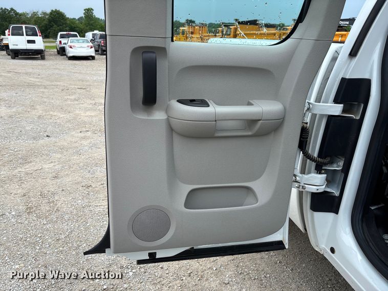 image for item FC5843 2013 Chevrolet Silverado 1500 Ext. Cab pickup truck
