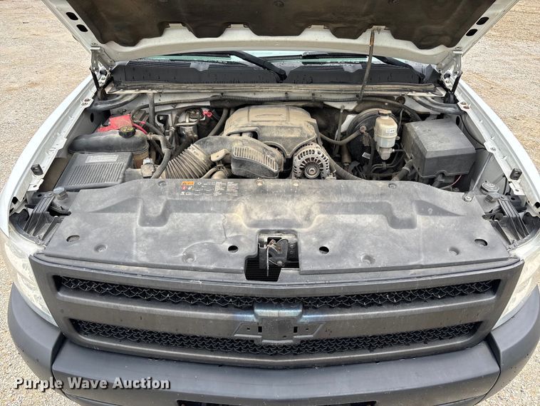 image for item FC5843 2013 Chevrolet Silverado 1500 Ext. Cab pickup truck