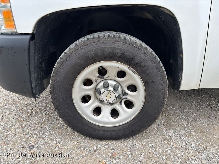 image for item FC5843 2013 Chevrolet Silverado 1500 Ext. Cab pickup truck