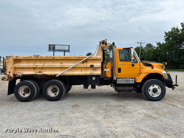 image for item FC5844 2010 International 7500 dump truck