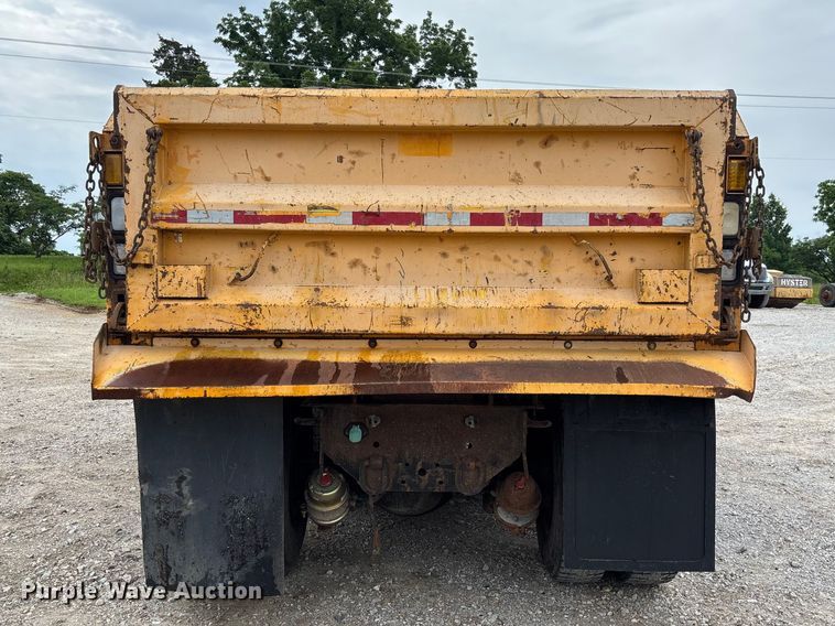 image for item FC5844 2010 International 7500 dump truck
