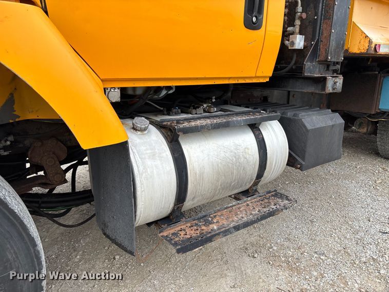 image for item FC5844 2010 International 7500 dump truck
