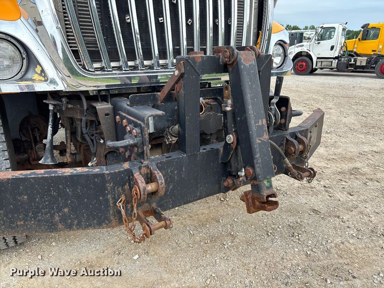 image for item FC5844 2010 International 7500 dump truck