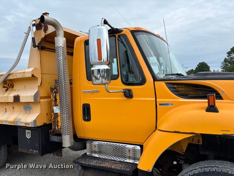 image for item FC5844 2010 International 7500 dump truck