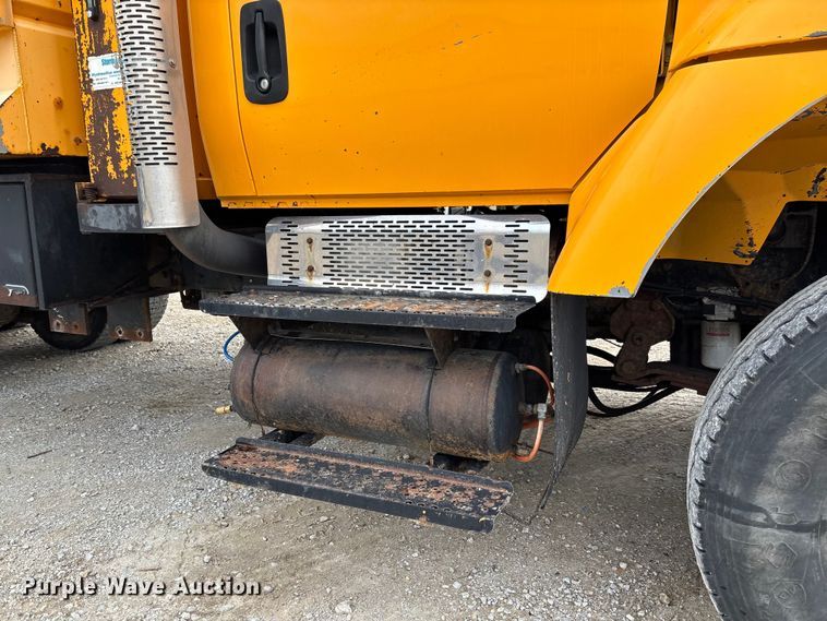 image for item FC5844 2010 International 7500 dump truck