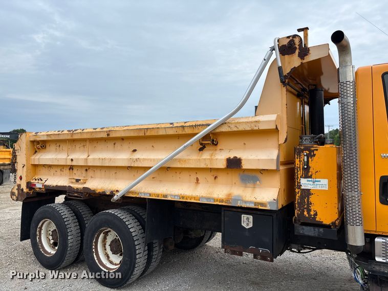 image for item FC5844 2010 International 7500 dump truck