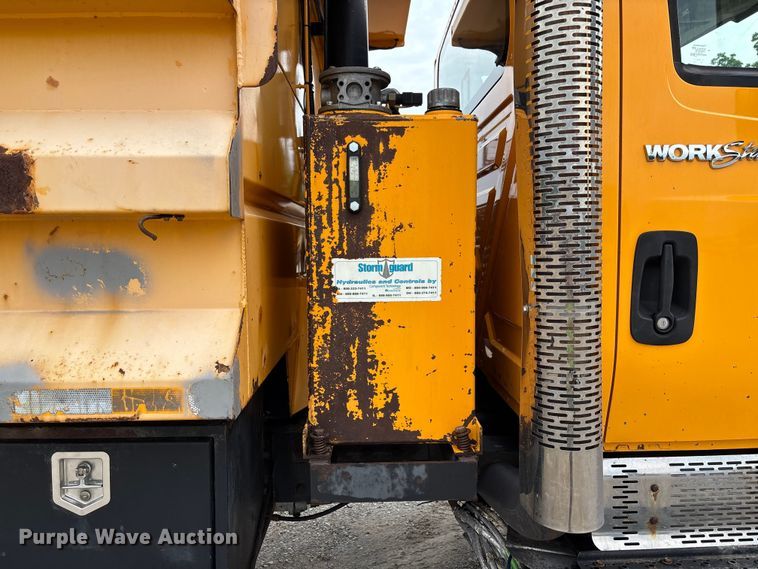 image for item FC5844 2010 International 7500 dump truck
