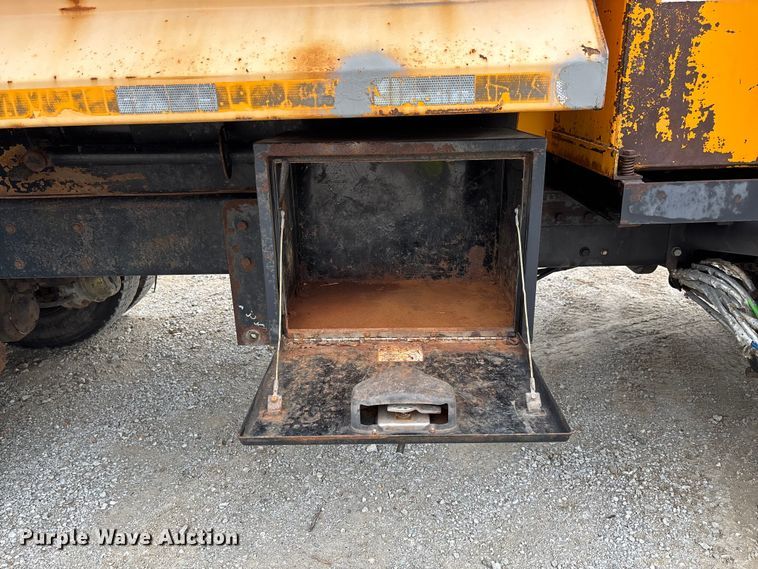 image for item FC5844 2010 International 7500 dump truck